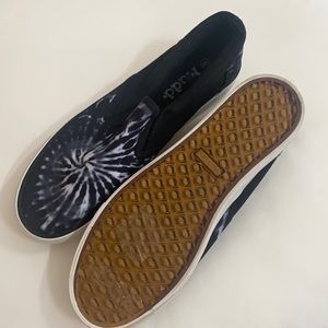 Mudd slide on sneakers size 8 women’s tie dye